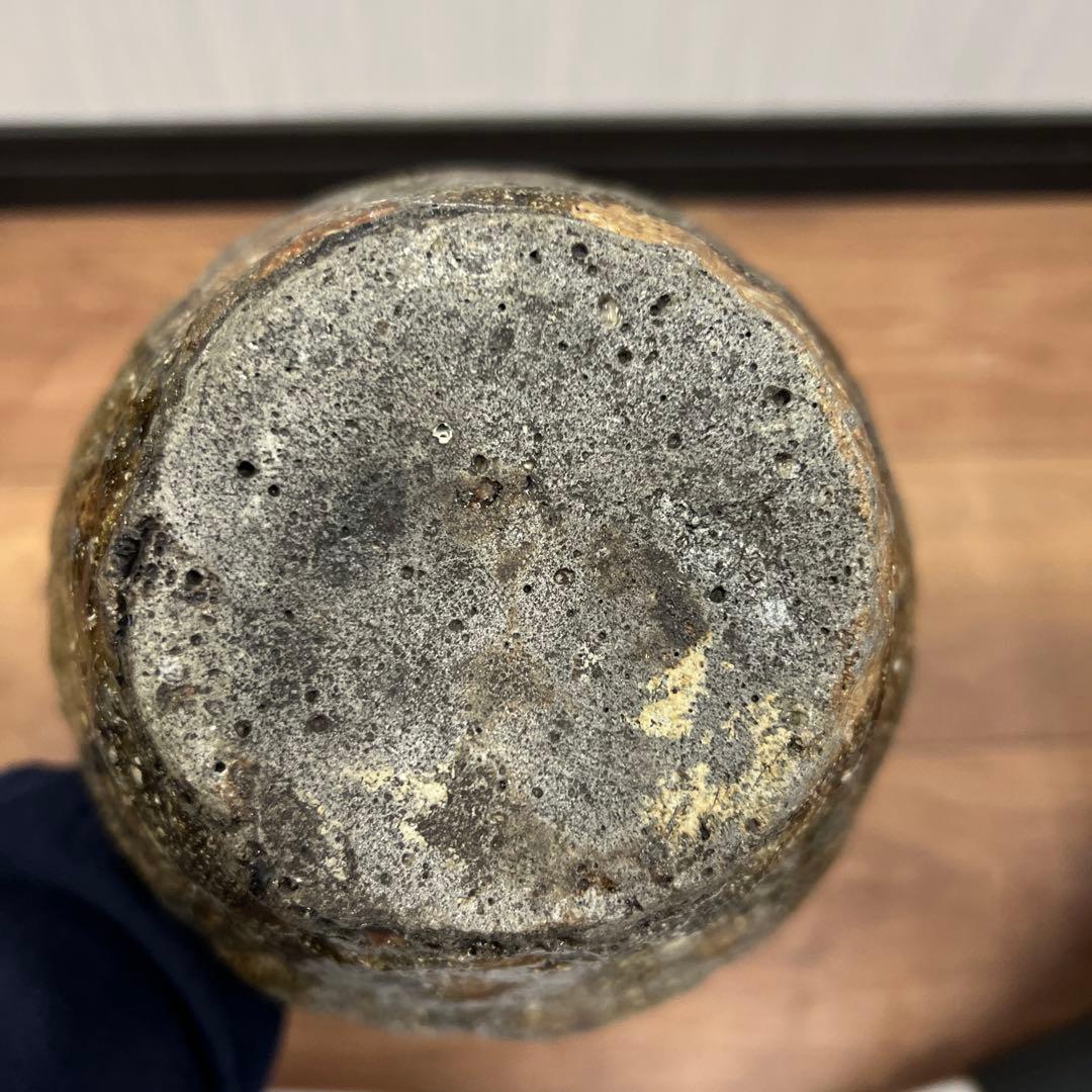 陶器瓶 黒茶色 広口
