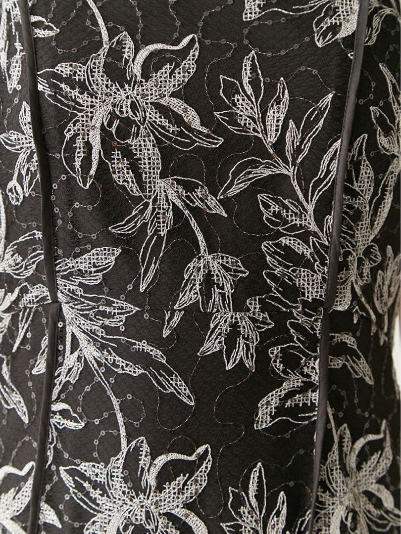 【FRAY I.D】新品タグ付き / M / カーブパネルエンブロイダリードレス