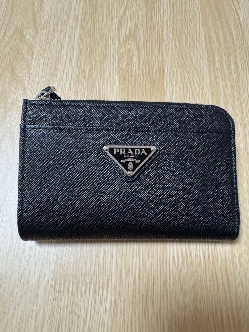 プラダ　サフィアーノトライアングル キーケース