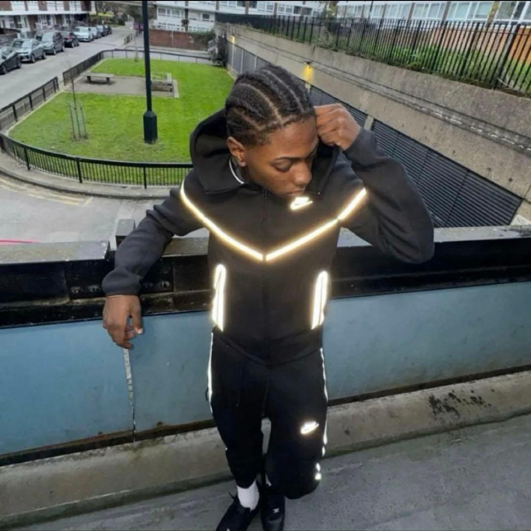 り*ー様 NIKE 反射テックフリース　セットアップ　 (Tee Shyne着用