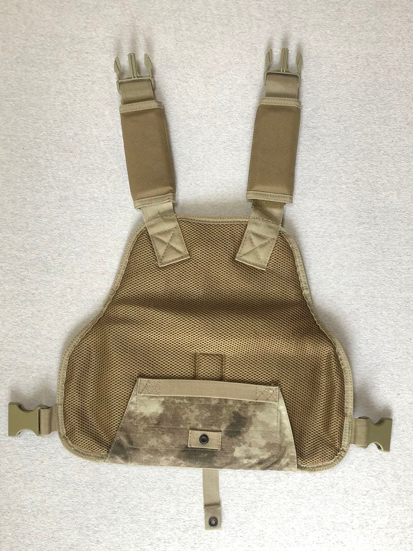 CONDOR製プレートキャリア A-TACS AU