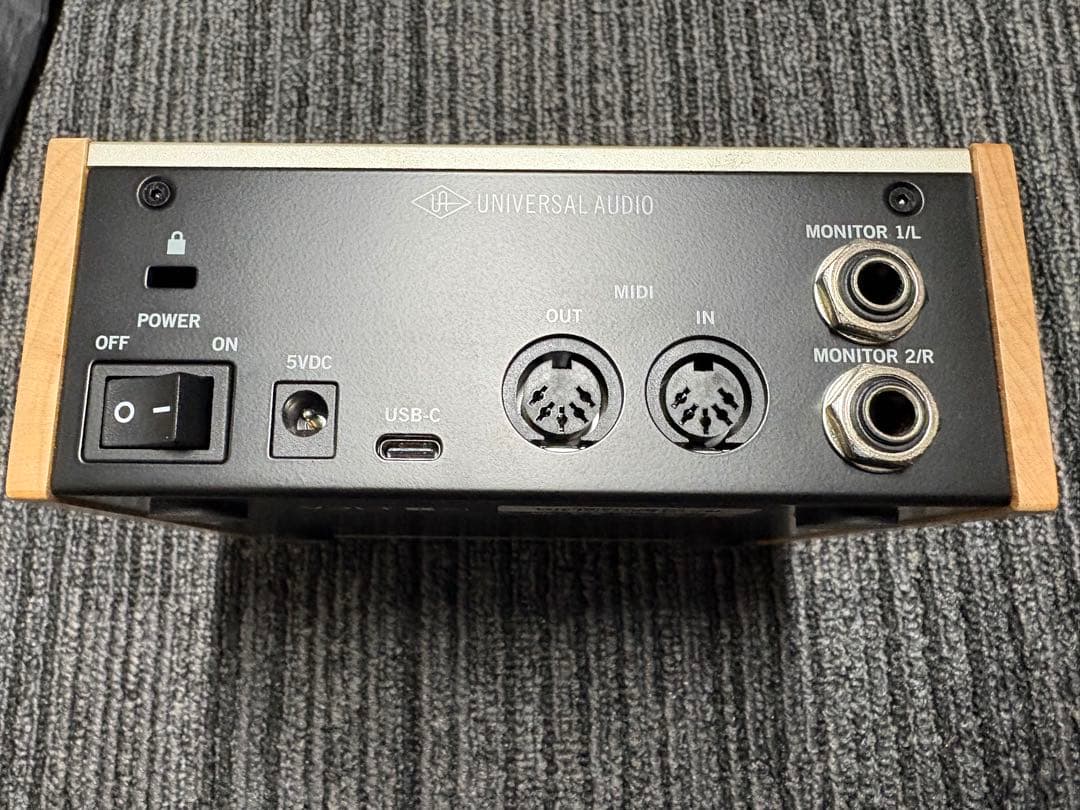 UNIVERSAL AUDIO (ユニバーサルオーディオ) VOLT 176