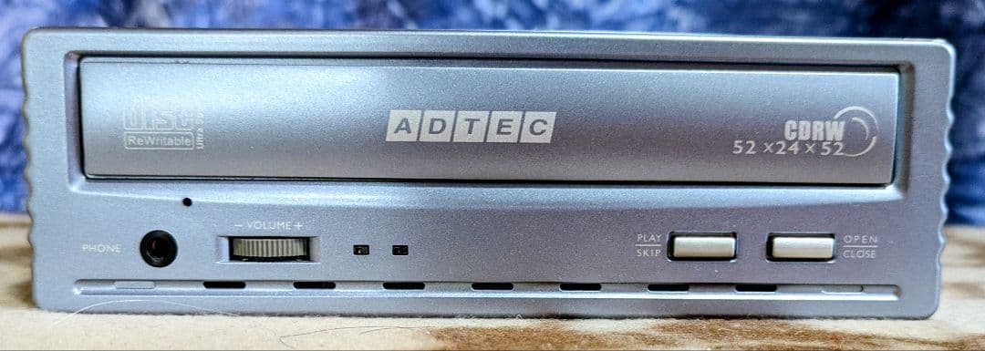 ADTEC 52倍速CD−R/RWドライブAD−RW5224EU2　レトロ