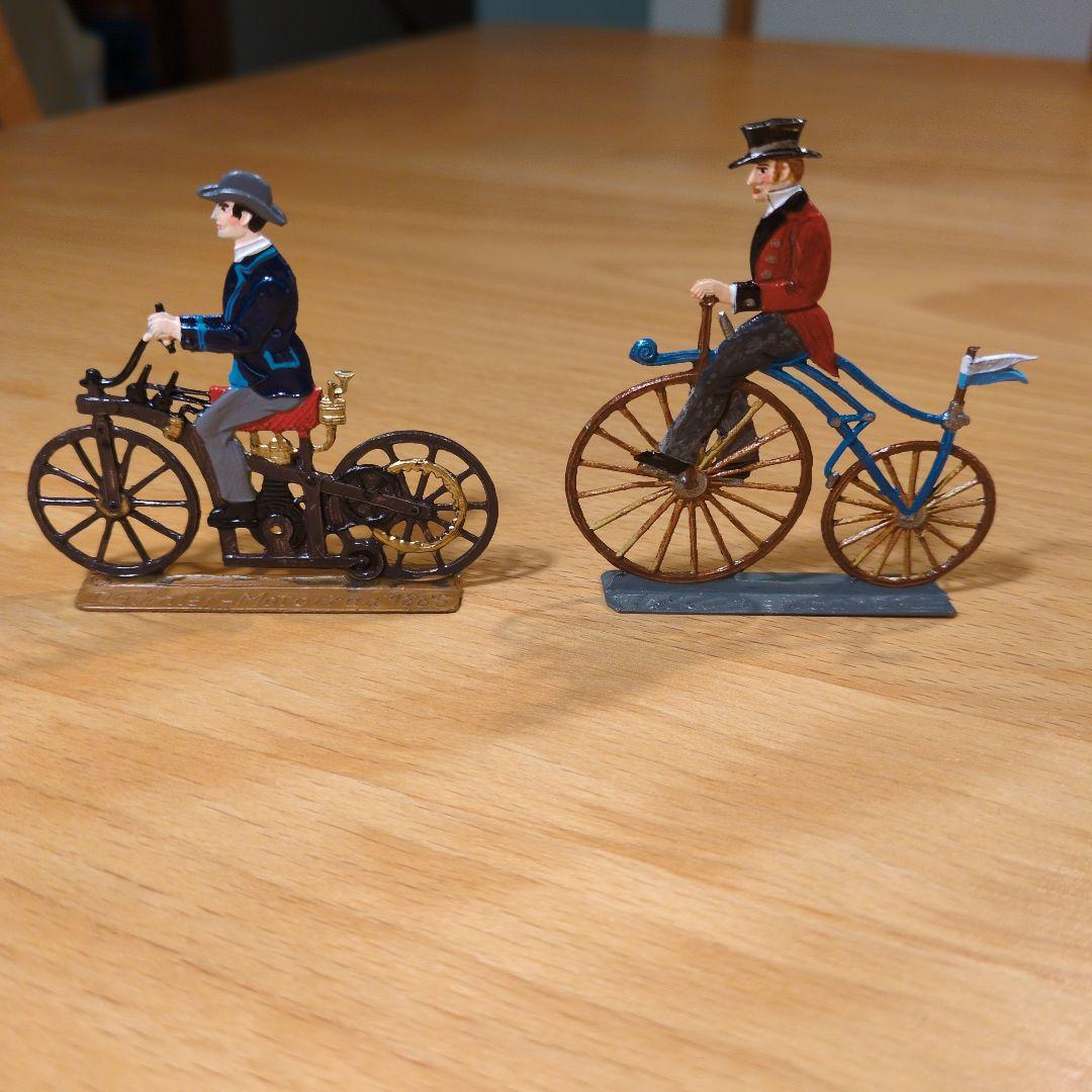 エルツ　バベットシュバイツァー社　錫の置物（自転車シリーズ）