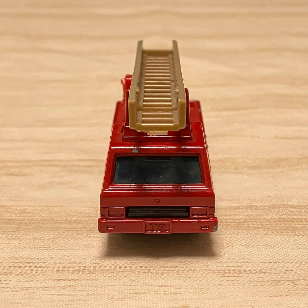トミカ 日産ディーゼル ハシゴ付き消防車 UDシール No.22.43