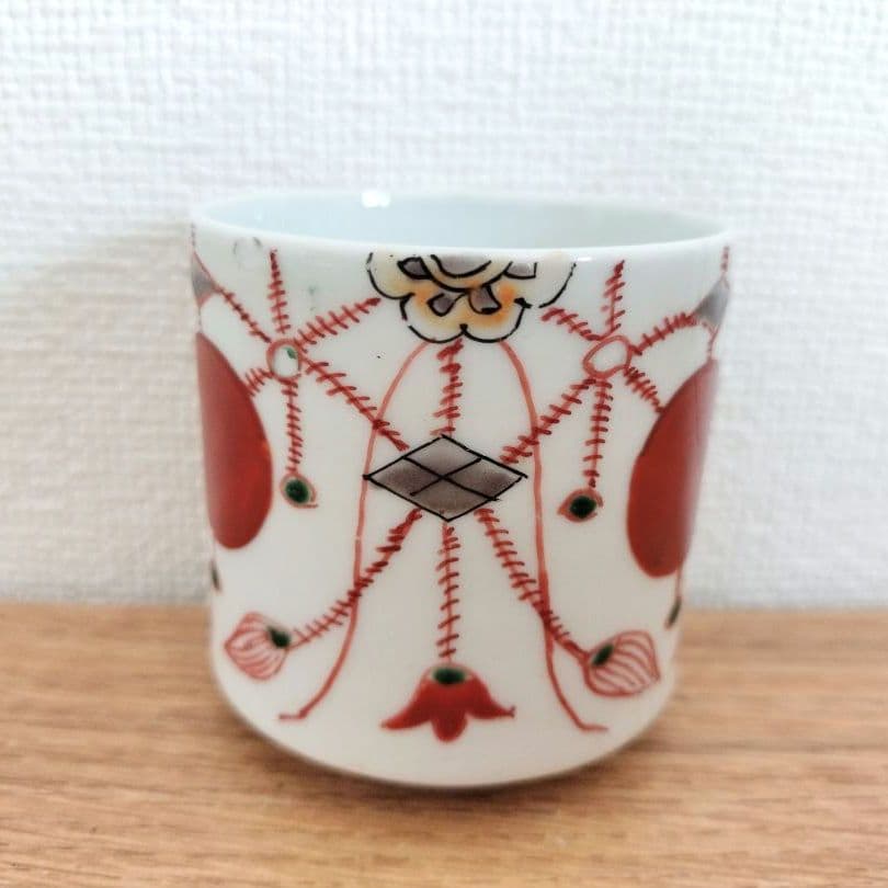 お値下げしました、2個組　古伊万里　赤玉　瓔珞文　覗