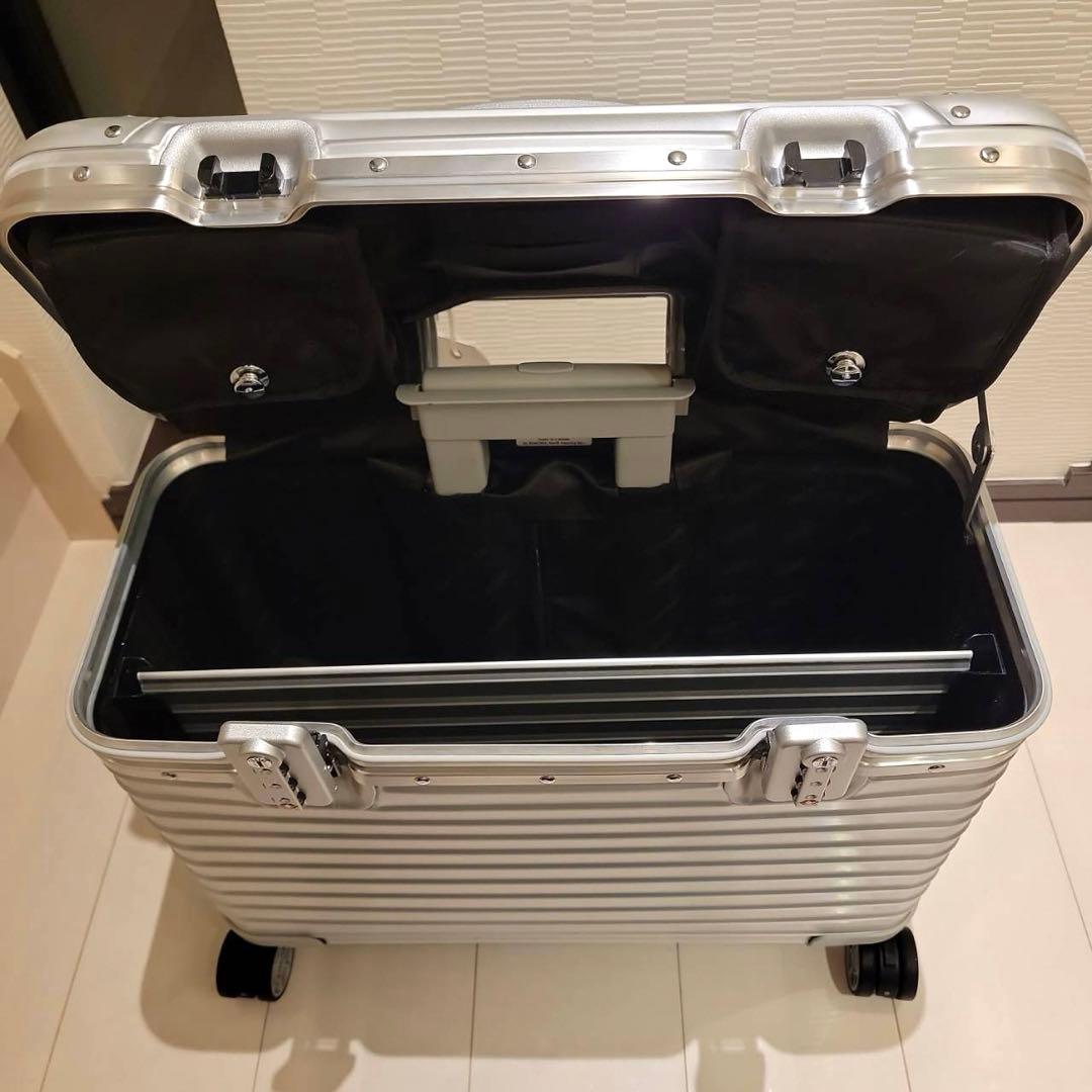 新品　廃盤　旧型　リモワ　パイロット 34L　トローリー　4輪　ビジネス　アルミ