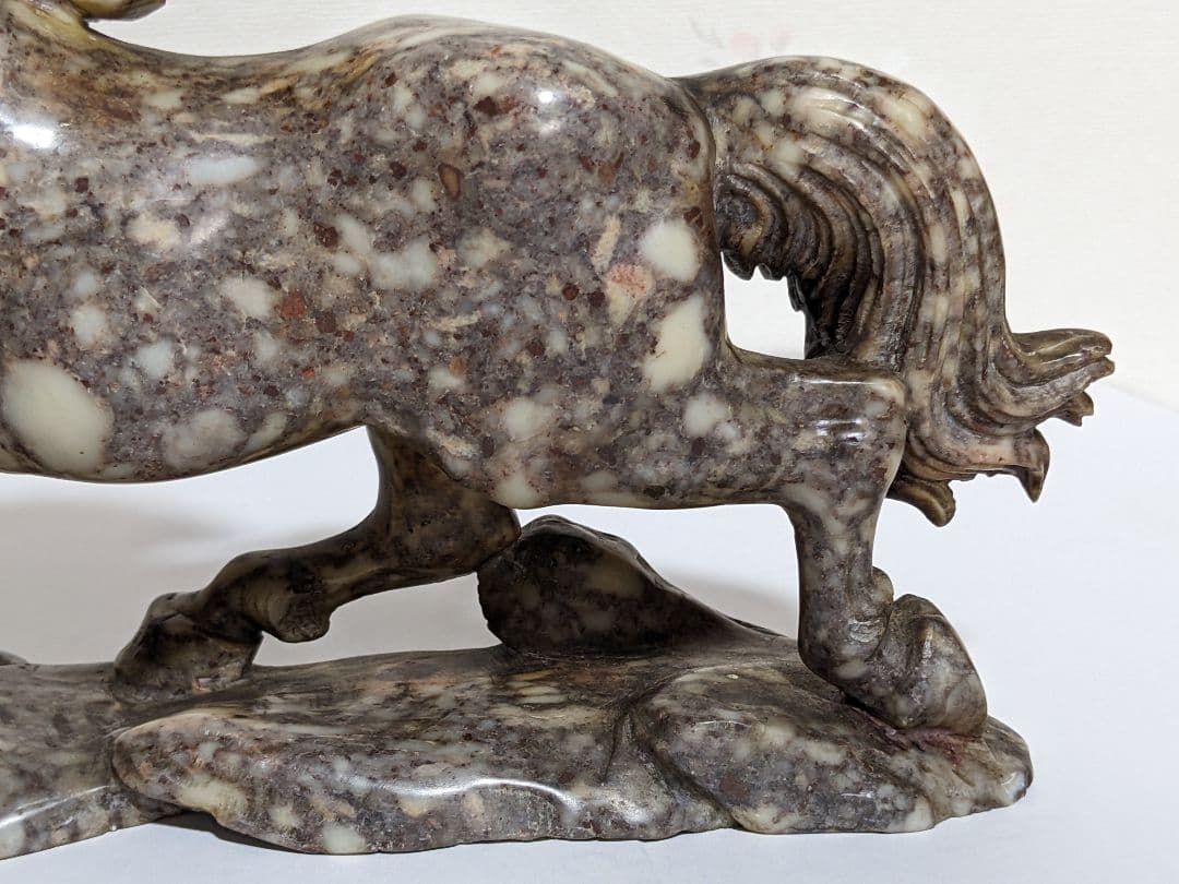 ♦中国美術工芸品 手彫り 干支午年 馬 玉石文化 縁起物 置物 飾り 骨董品