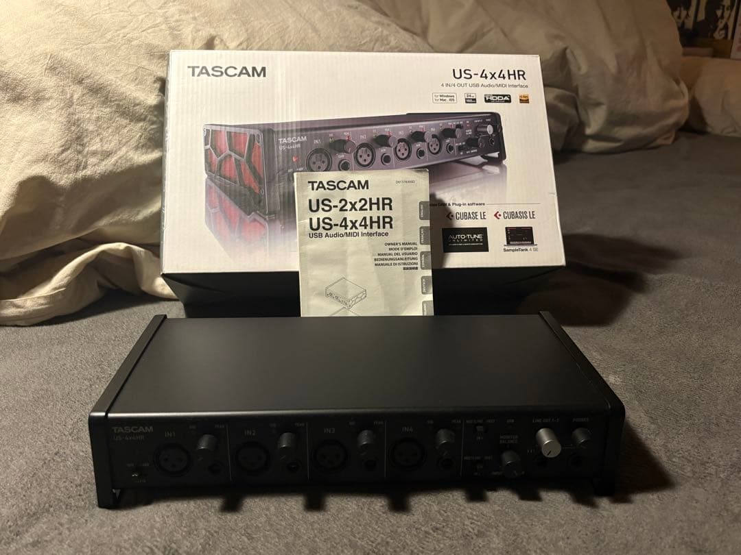 TASCAM US-4x4HR オーディオインターフェイス