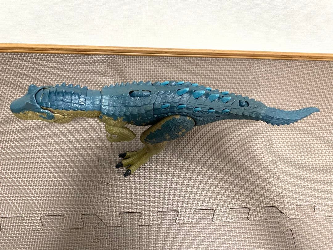【美品】ジュラシック・ワールドカルノタウルスアロサウルス