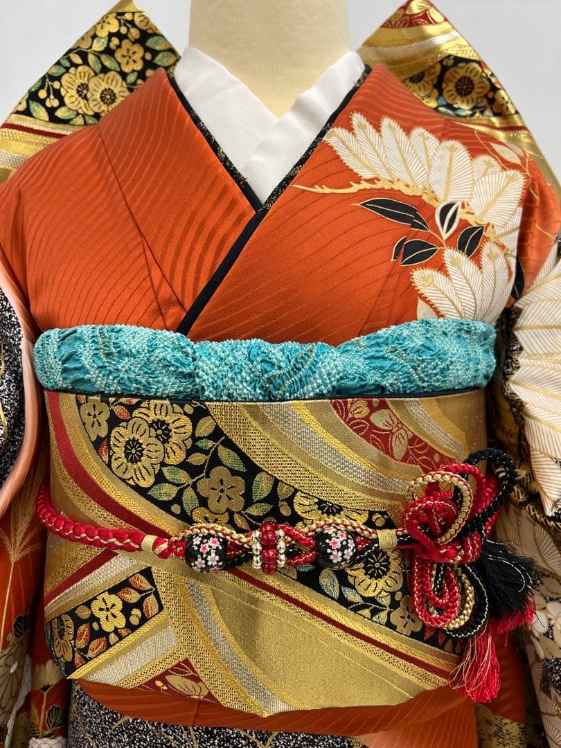 訳あり特価　振り袖　フルセット　金彩加工　刺繍入り　たたき染め　箔難あり626