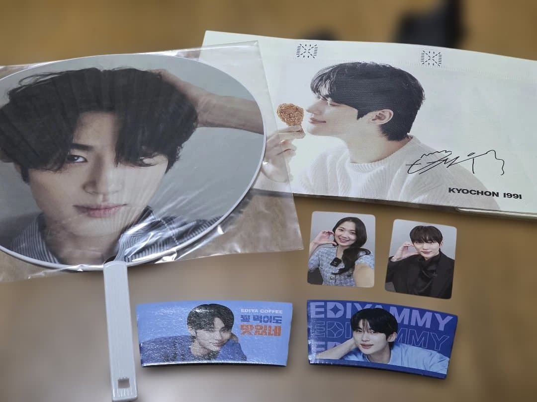 【最終値下げ】ビョンウソク　トレカ、ファンミうちわ、トートバッグ、スリーブセット