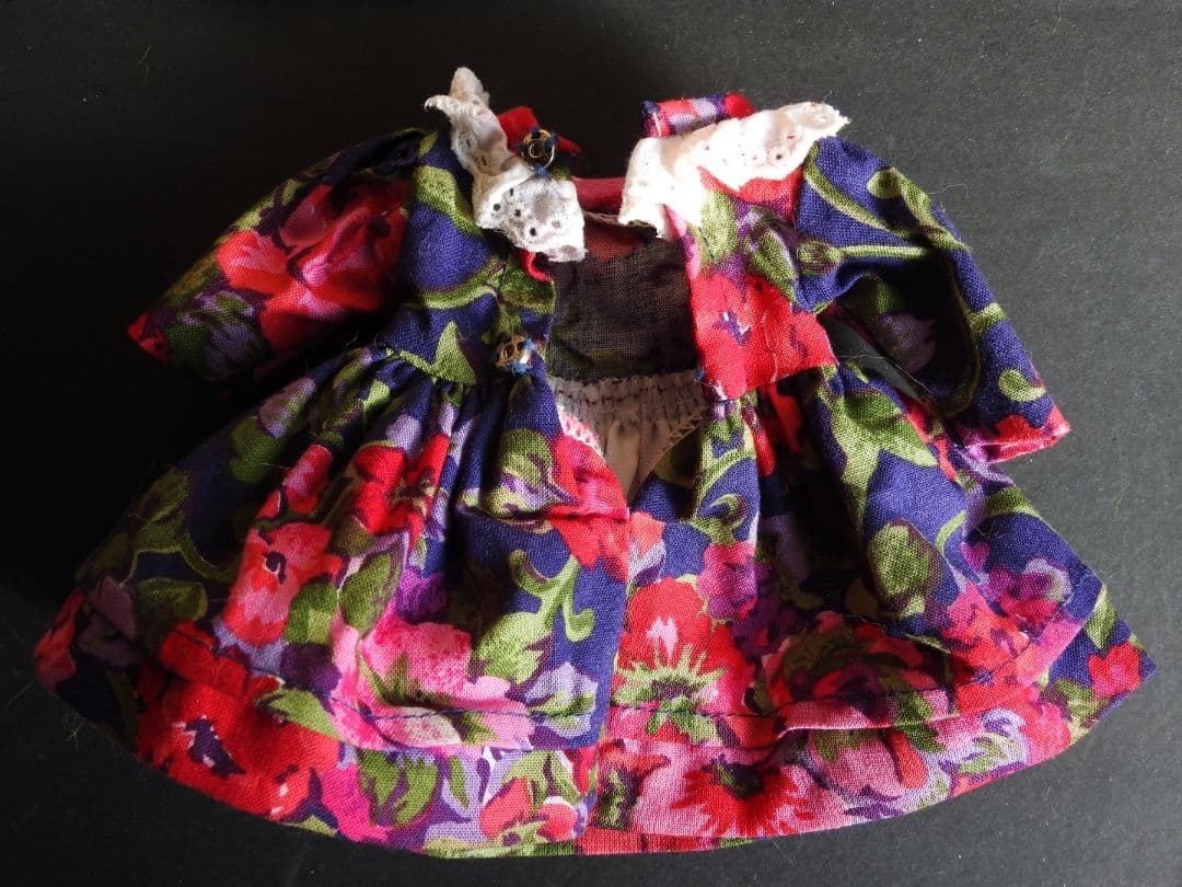 Goebel 　ゴーベル　ヴィンテージ　ポーセリン　猫　ドール　人形　置物