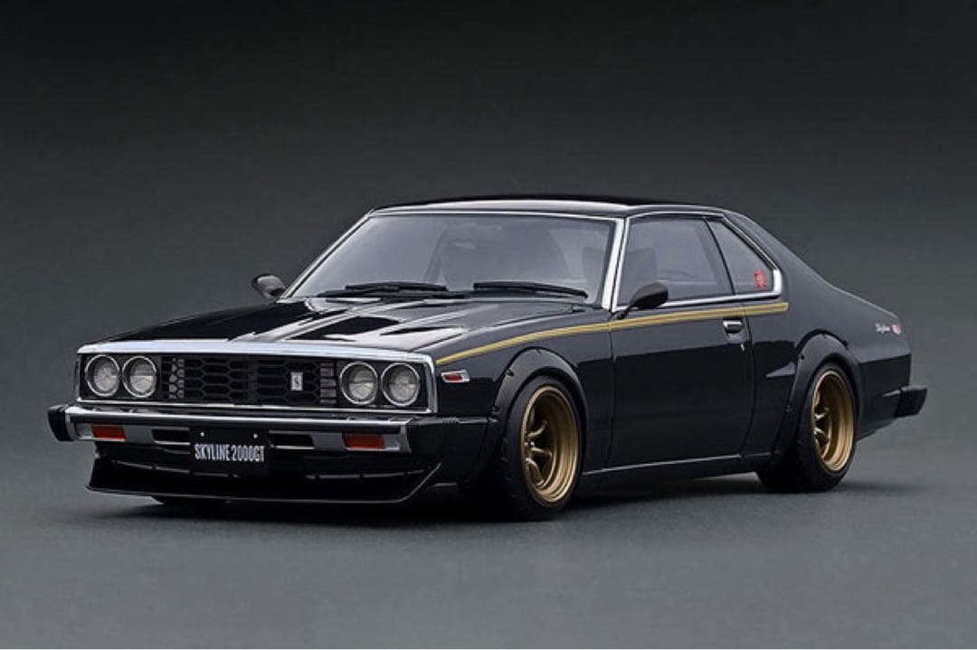未開封1/18 Nissan Skyline 2000 GT-ES (C210)