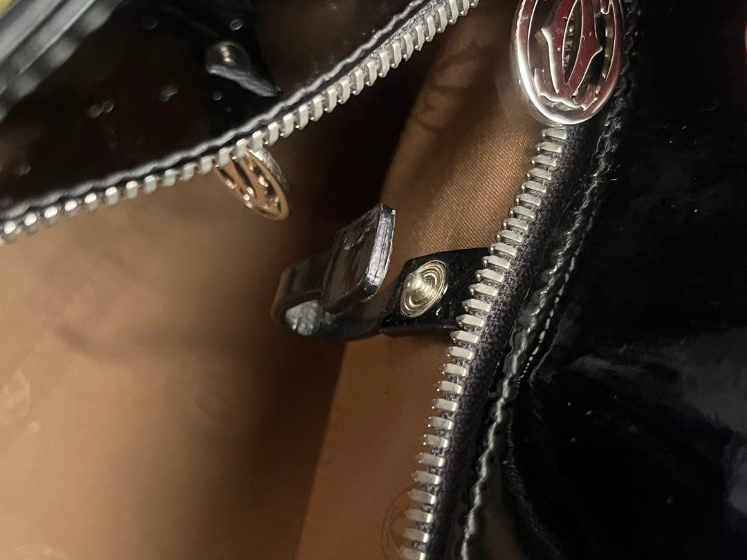 カルティエ　マルチェロ　パンチングロゴ　エナメル　パテント　レザー　ブラック