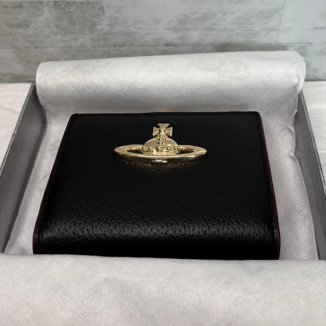 人気のオーブロゴがが映える｜ヴィヴィアンウエストウッド 二つ折り財布 ブラック