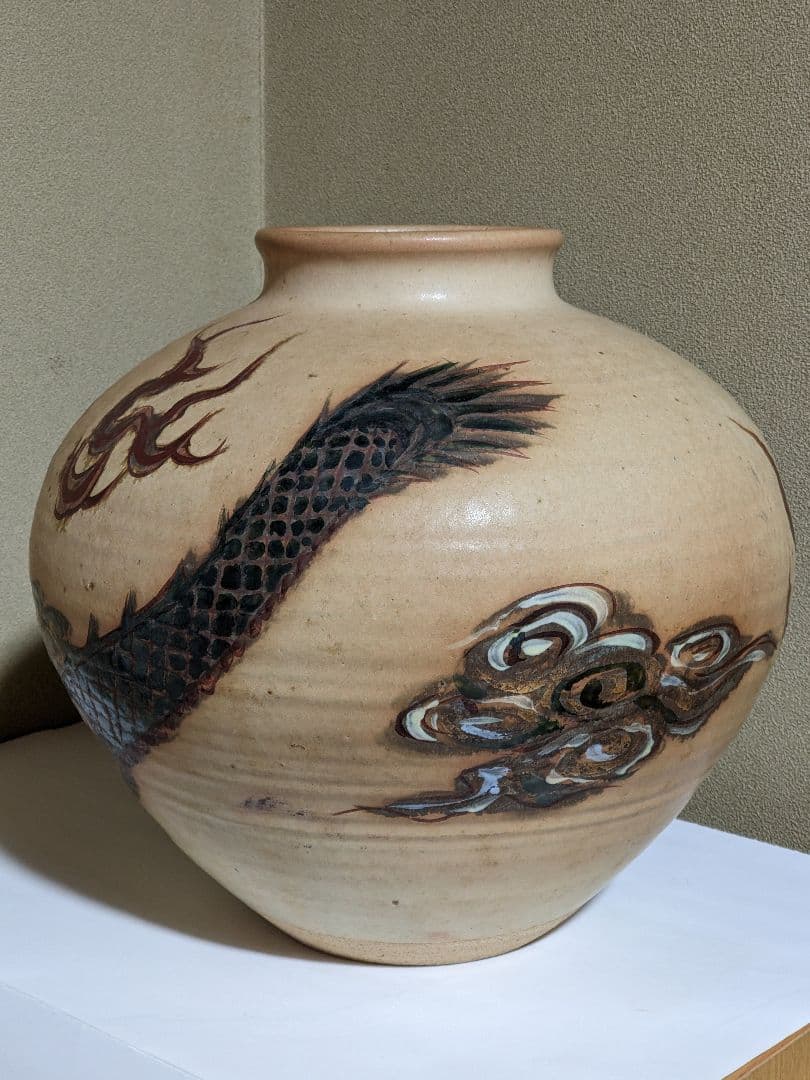 ♦ 書画 骨董 日本画家 陶芸家 コラボ作！希少 黒釉掻落し 雲龍文壺 骨董品