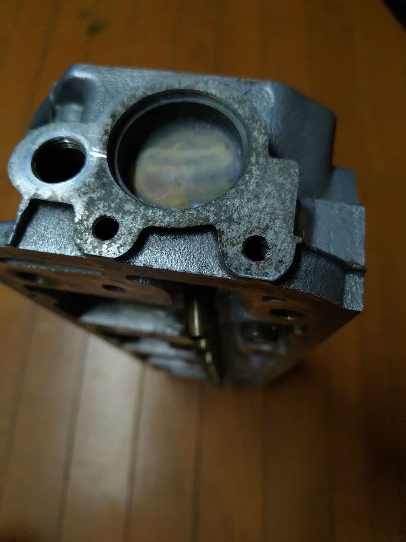 サニートラック　A12型エンジン　ヘッドブロック