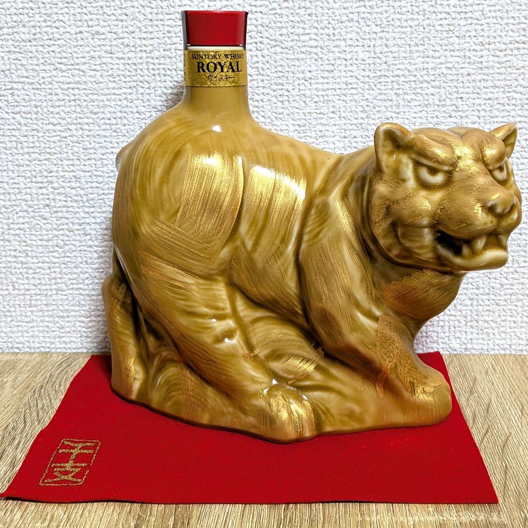 サントリーローヤル　干支　寅歳　2022年　600ml 43%　未開栓　箱有り