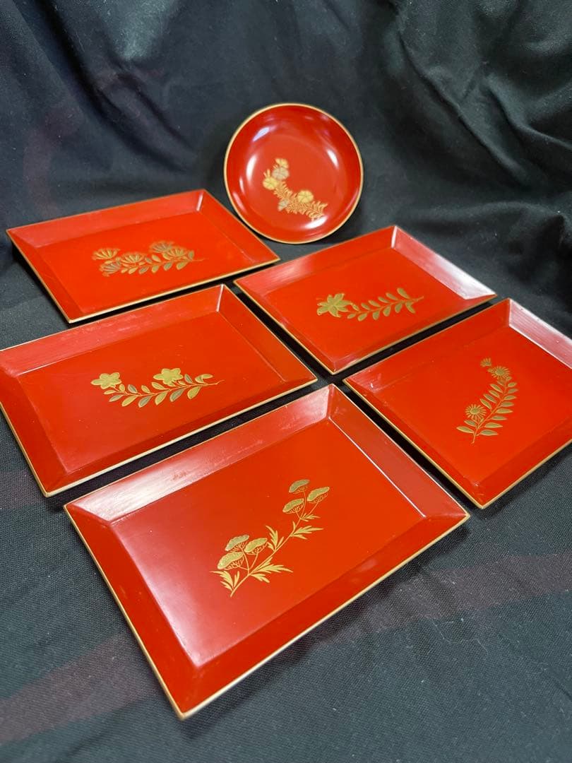 【茶道具】蒔絵野弁当　野点　弁当箱　花見重　年代物　漆器　金蒔絵　重箱