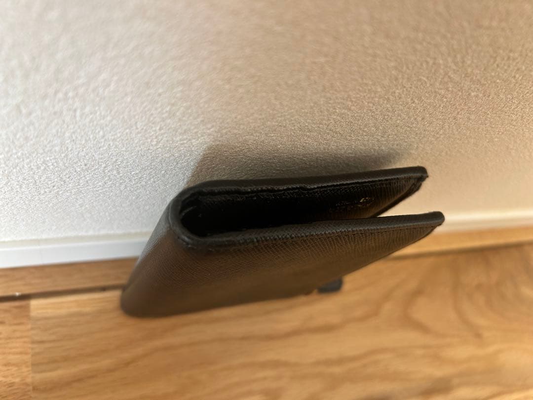 PRADA サフィアーノ ブラック 二つ折り財布