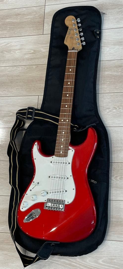左 -FENDER -STRATOKASTER -MEXICO
