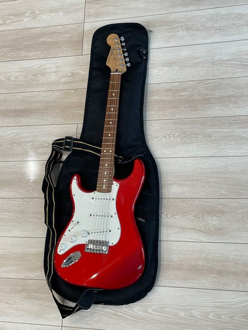 左 -FENDER -STRATOKASTER -MEXICO