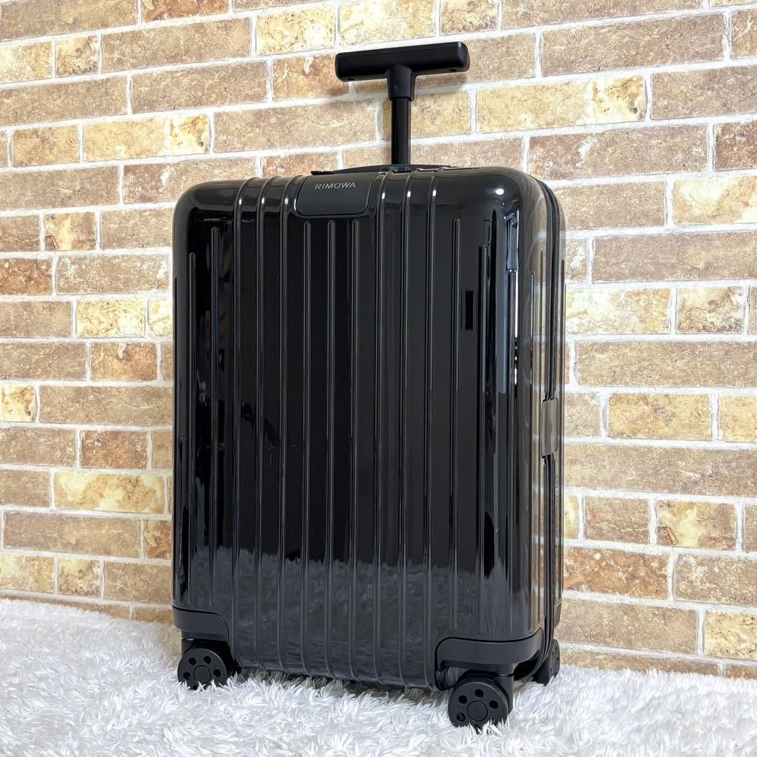 【美品】 リモワ エッセンシャル ライト キャビンU キャリーケース 28L