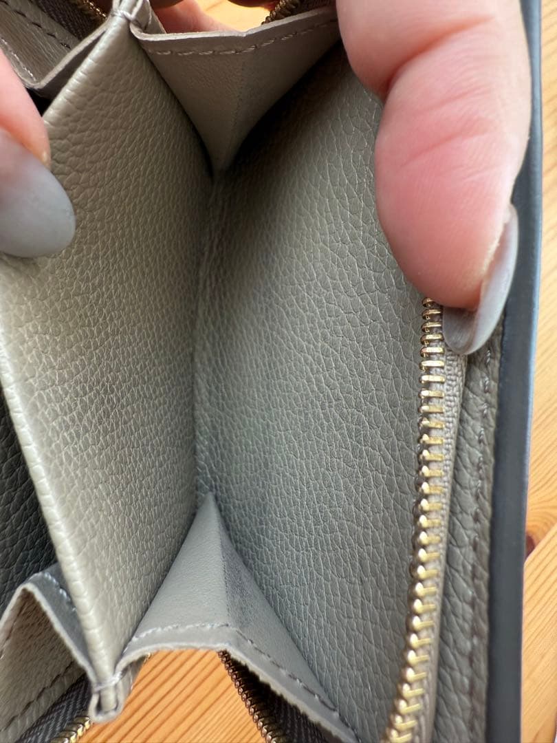 Louis Vuitton ポルトフォイユ・クレア 2つ折り財布