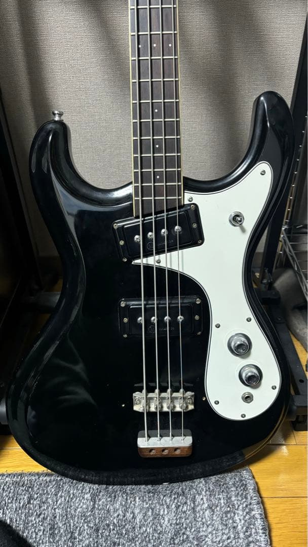 mosrite ベース