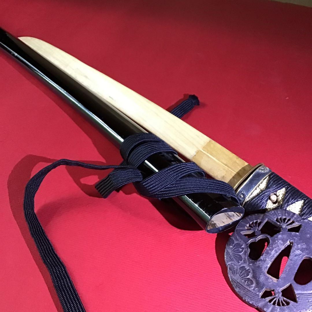 脇差拵　菊花図柄縁頭　鍔桜扇透　繋ぎは木製　　　　　書1
