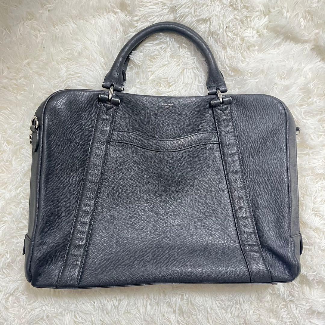 ペッレモルビダ PELLE MORBIDA デッキナイン deck9 一室