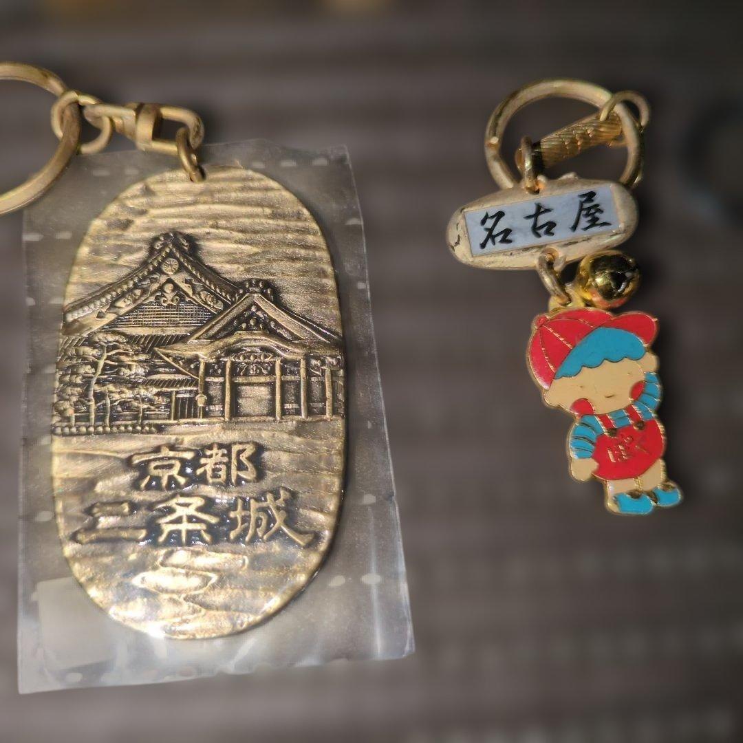 キーホルダー等まとめ売り　ご当地キーホルダー　龍剣キーホルダー　ピンバッジ　バラ