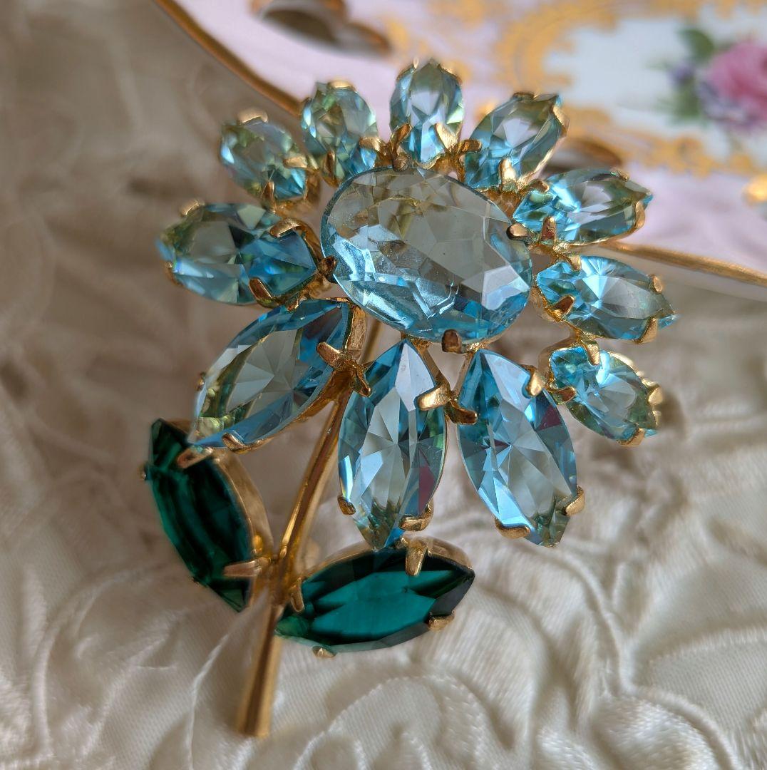アクアマリンブルー ビジュー フラワーデザイン ブローチ 美品 JULIANA？
