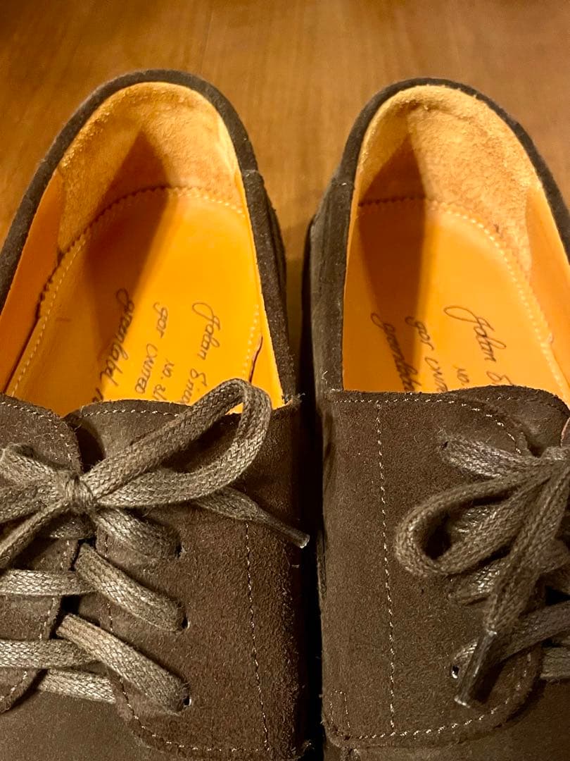 ジャランスリワヤJalan Sriwijaya Uチップ　スエード