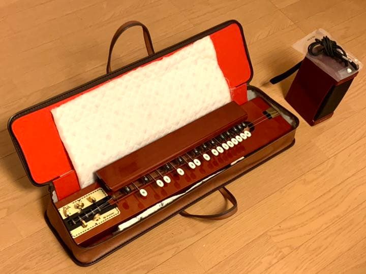 電気大正琴・アンプ付き（砂丘ソプラノ・鈴木楽器）