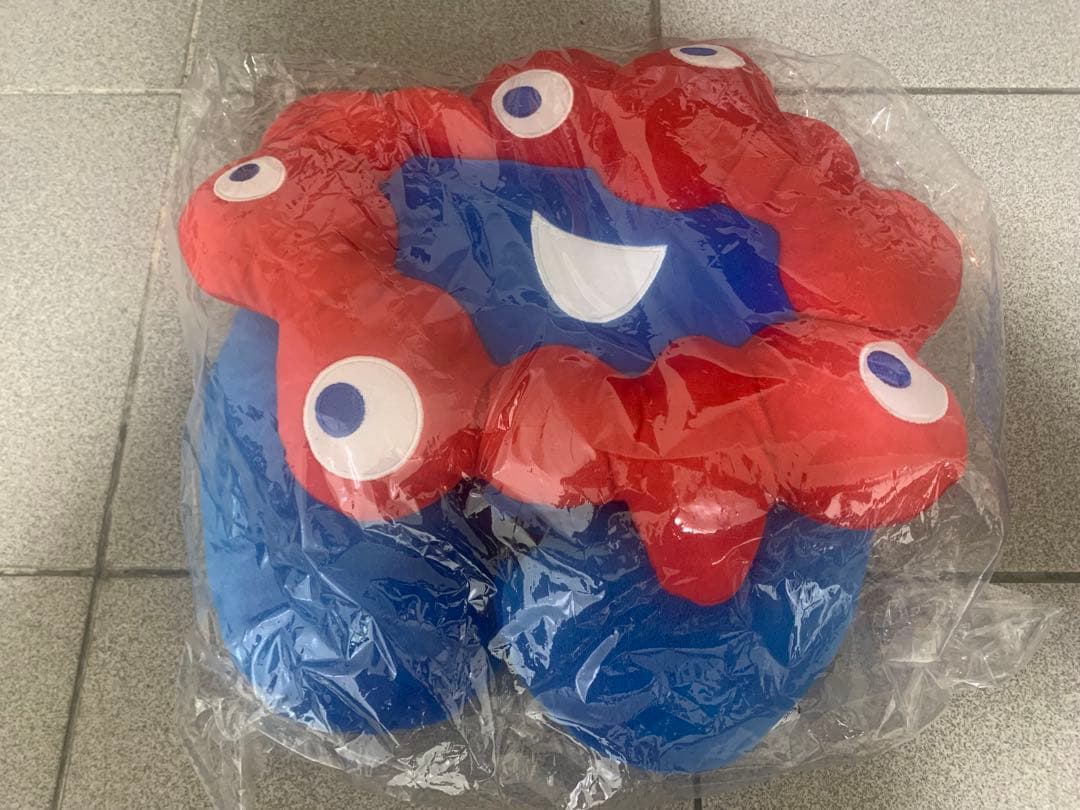 台湾限定　ミャクミャク　ネックピロー　大阪関西万博