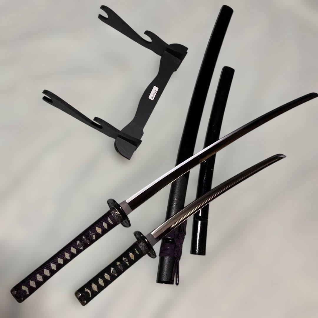 高級模造刀(明智光秀拵え)と脇差居合刀(2本刀掛台付) 紫柄と黒