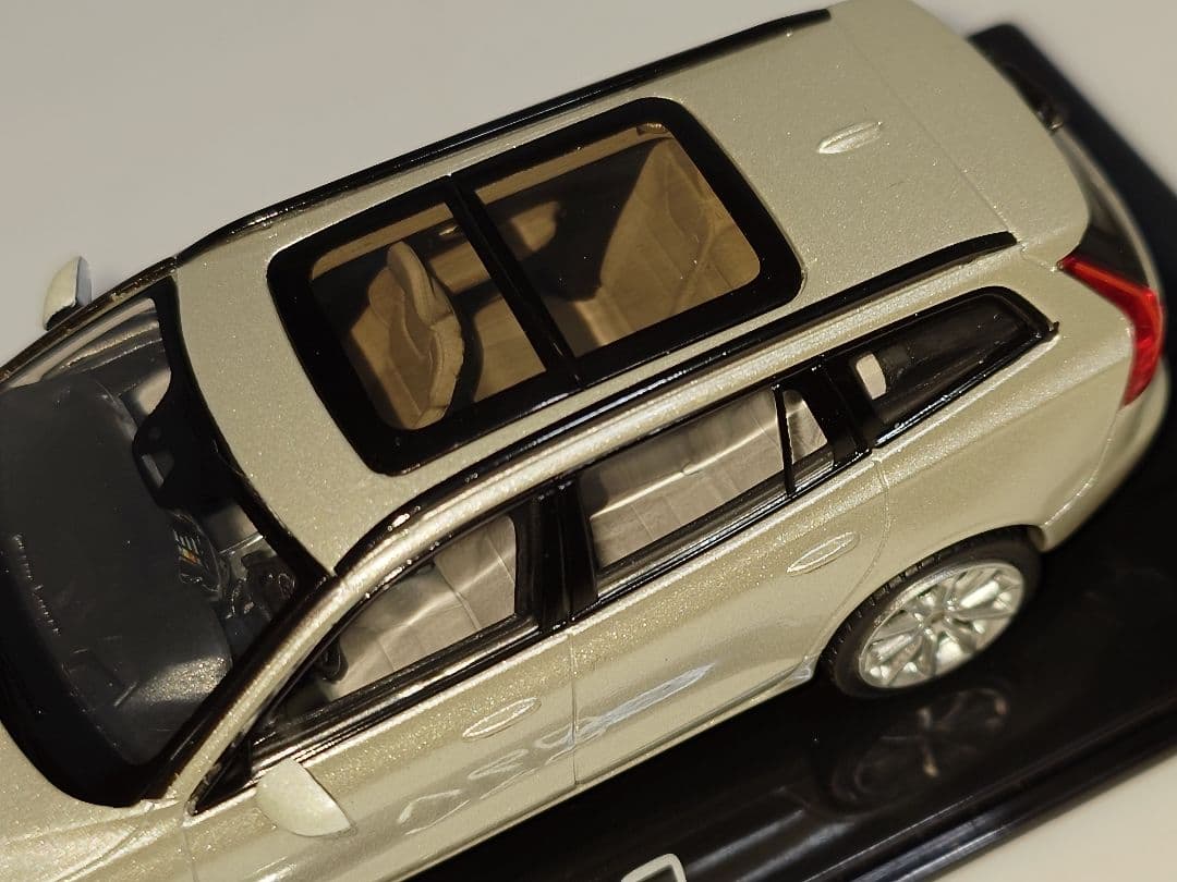 NOREV VOLVO V60 1/43 ミニカー カラーサンプル