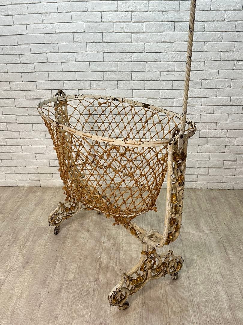 【東京都内23区配送無料】アンティーク　フランス製　ベビーベッド　什器　店舗　棚