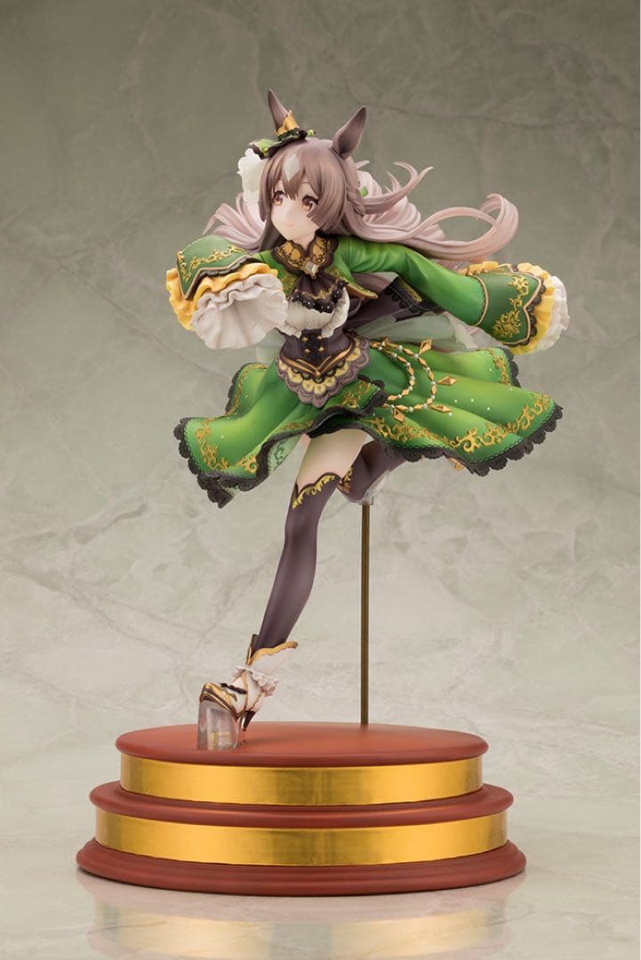 にゃろめ出品 ウマ娘 サトノダイヤモンド 1/7スケールフィギュア