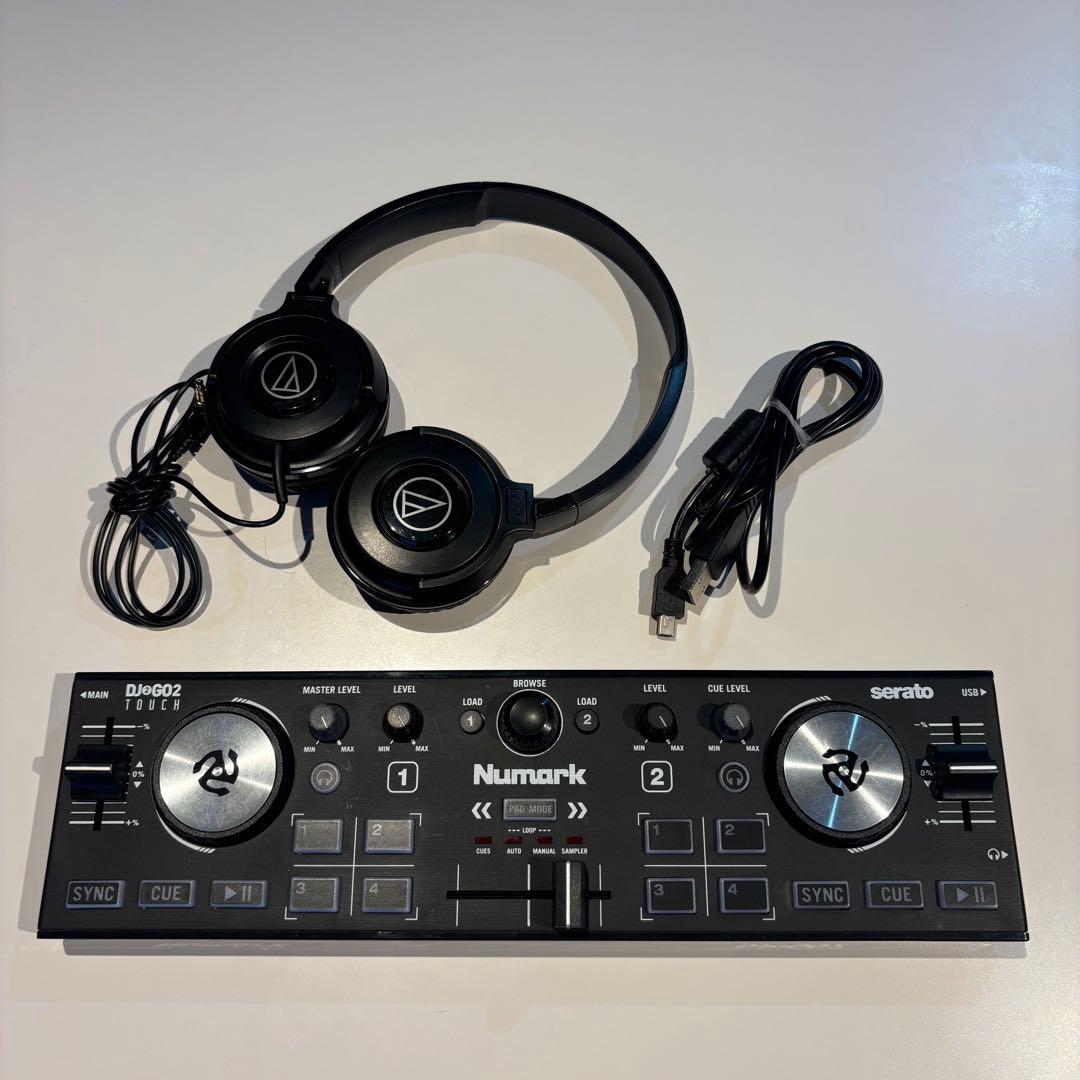 Numark DJ2GO2 Touch & ヘッドホン