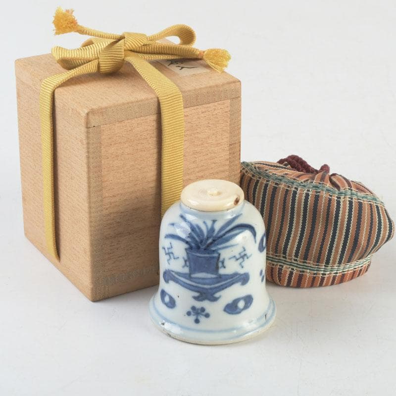 茶道具　伊万里焼　古染付　花草文　茶入　時代箱付　V　9309