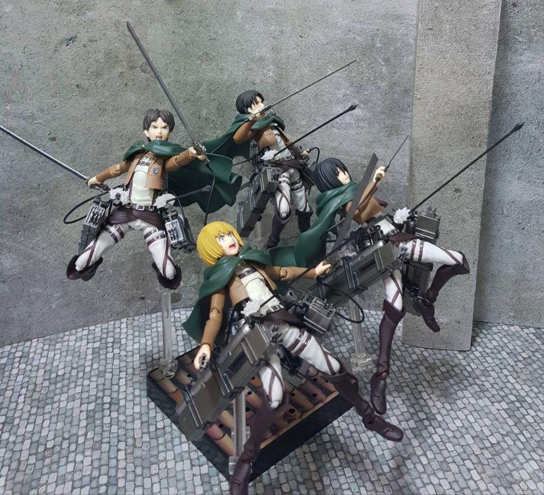 figma 進撃の巨人 フィギュア 4体セット　予約特典台座1点付き