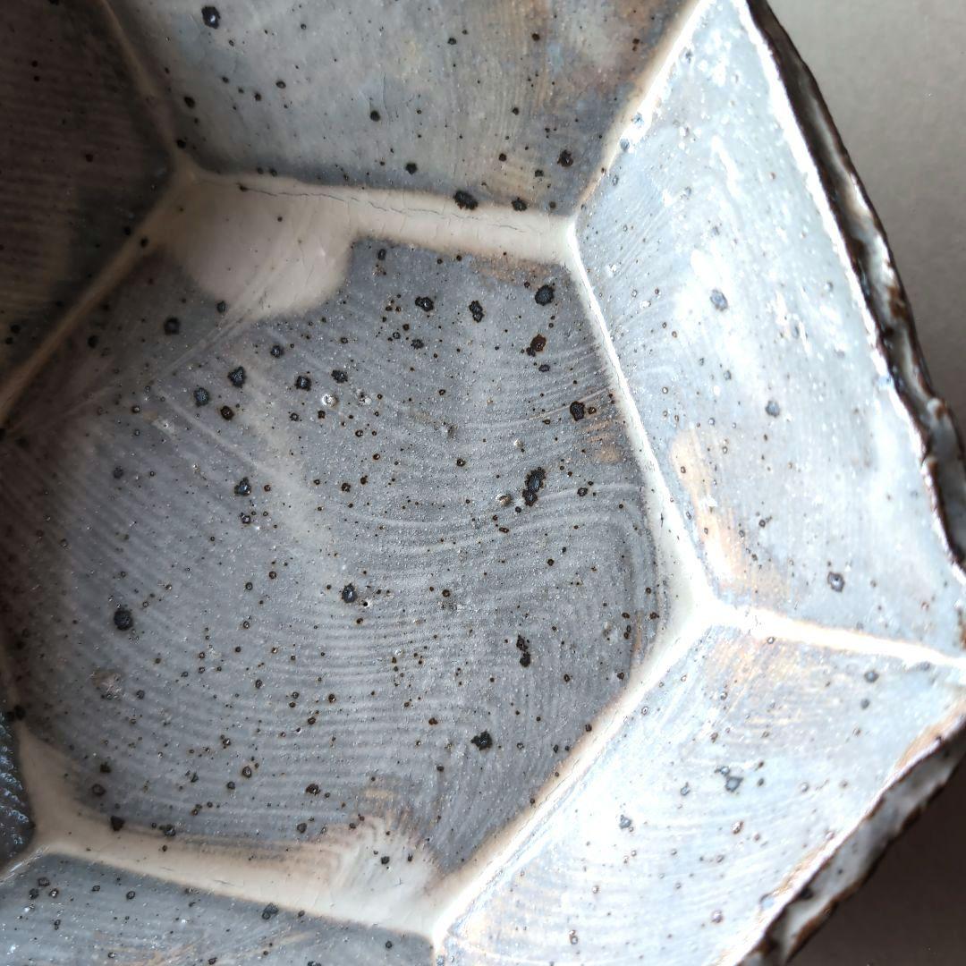 伊賀焼　蓮 善隆作　粉引手　六角皿二枚　共箱あり