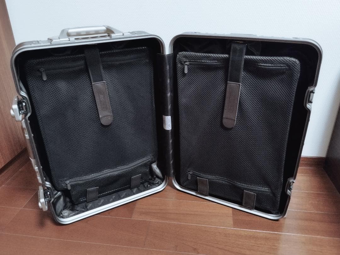 RIMOWA　トパーズ・チタニウム　キャビントロリー　32L　2輪