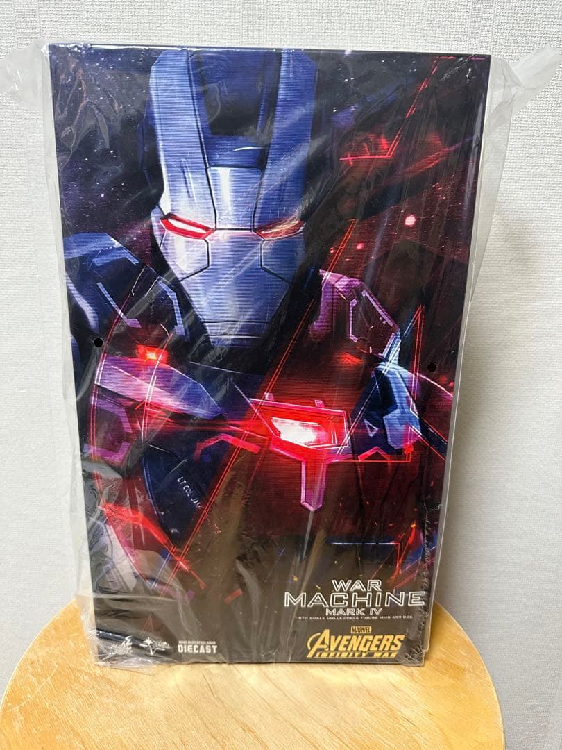 新品未開封　ホットトイズ DIECASTウォーマシンマーク4 アベンジャーズ
