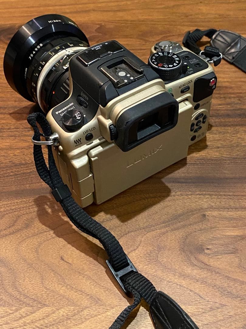 LUMIX GH1 ゴールド ミラーレス　ニコンオールドレンズf28 1:3.5