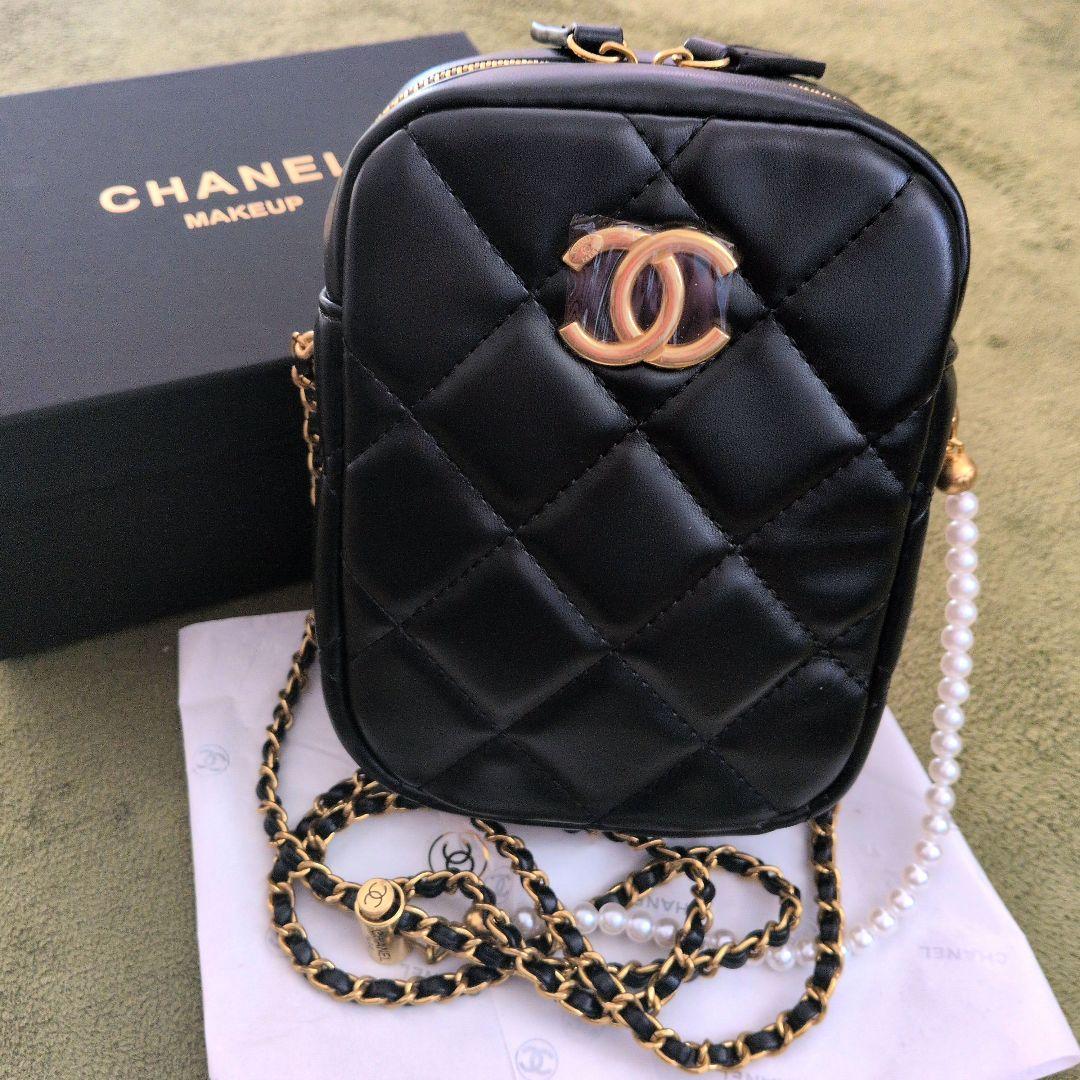CHANEL シャネル　ブラックショルダーバッグ　ノベルティ