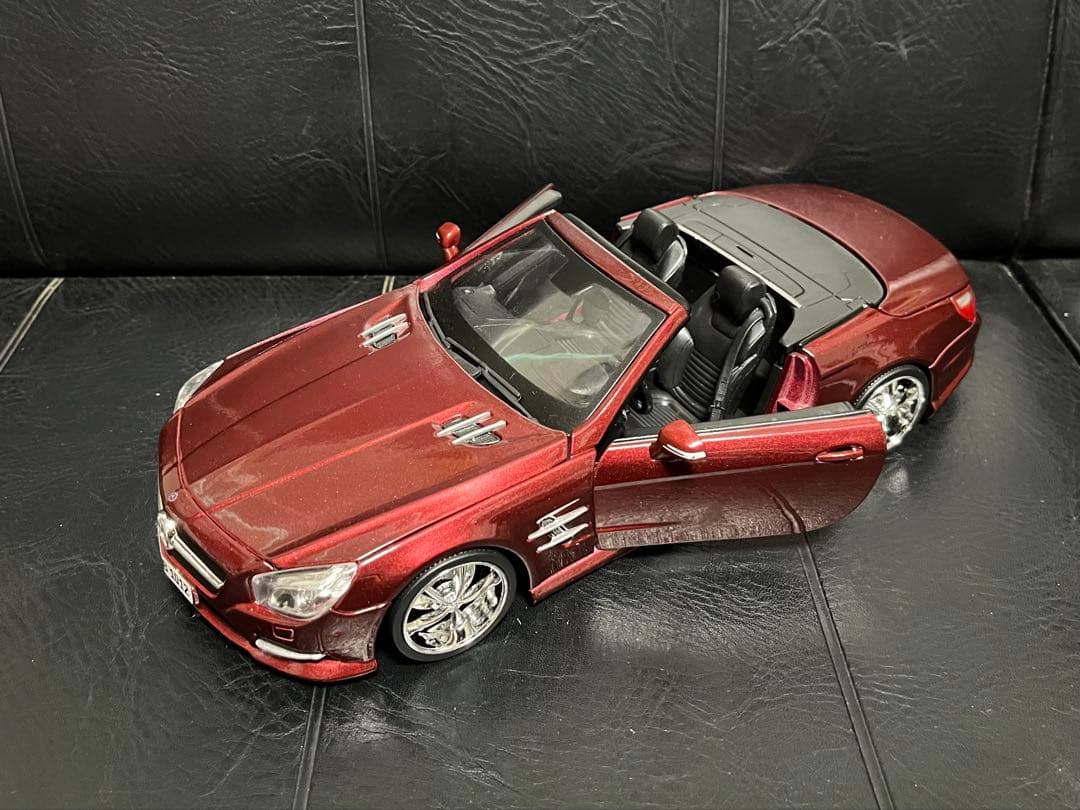 メルセデスベンツ　SLクラス　1/18